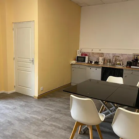 Lumineux Rez-de-chaussee Prox Gare Appartement *